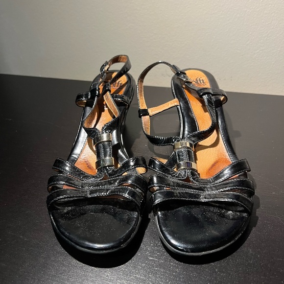 Söfft Black Strappy Wedge Sandals – Size 9.5 US - Picture 3 of 6